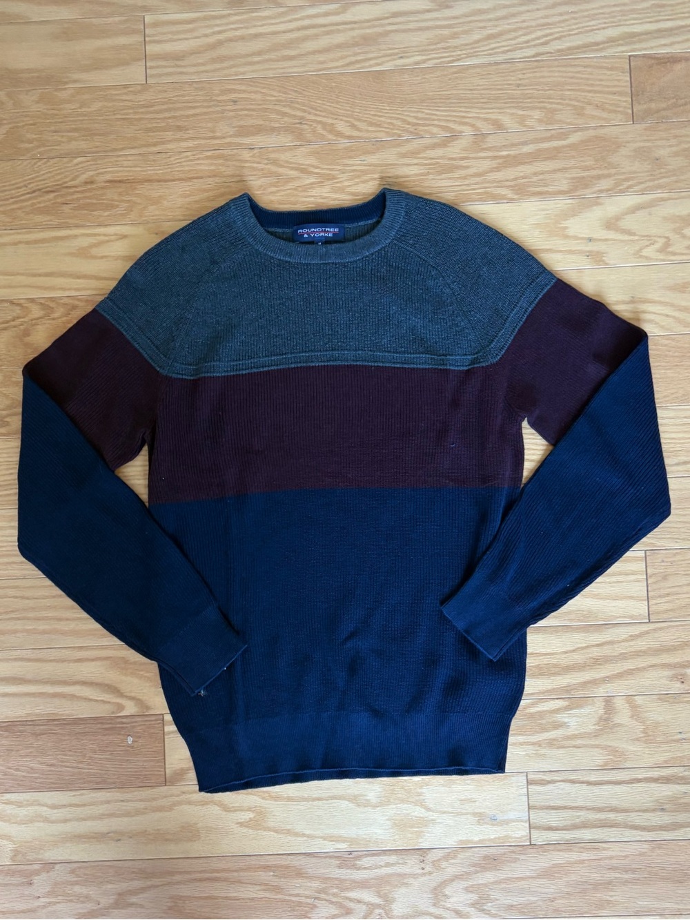 Roundtree & Yorke Men's Colorblock Crewneck Sweater - Gray, Burgundy & Navy